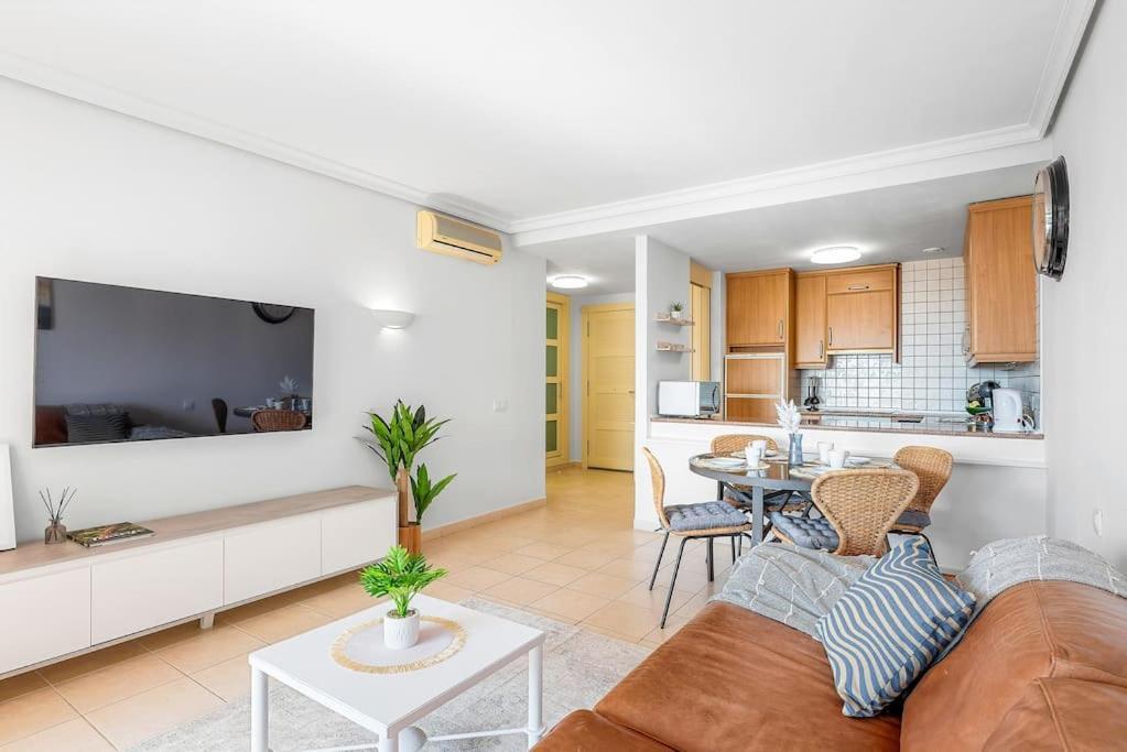 2bdr Ocean And La Gomera Vista Getaway Apartment *